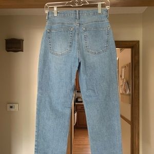 Everlane: The Cheeky Jean in Sky Blue